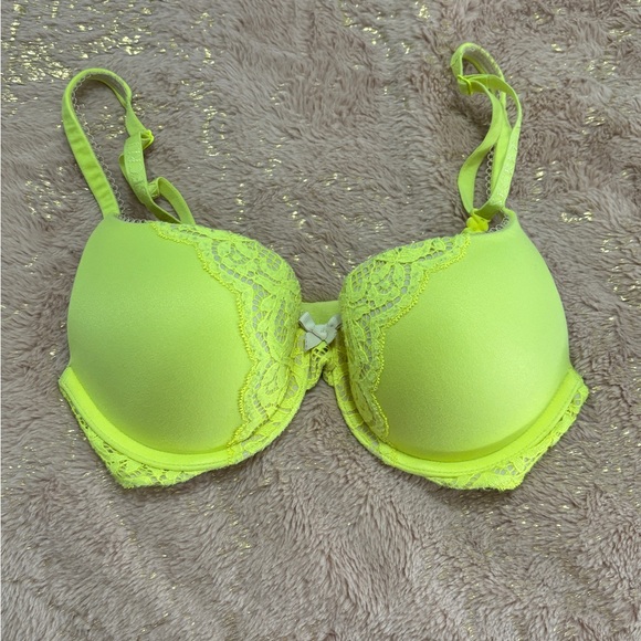 Victoria's Secret Body by Victoria Push Up Bra in neon yellow - Picture 1 of 4